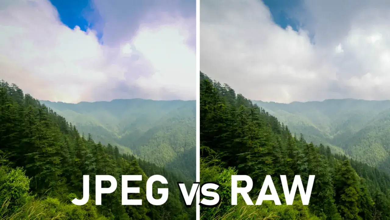 Comparación de paisajes montañosos: la imagen de la izquierda muestra un cielo azul vibrante y nubes blancas, mientras que la de la derecha, en formato RAW, revela detalles más sutiles y una paleta de colores más natural.